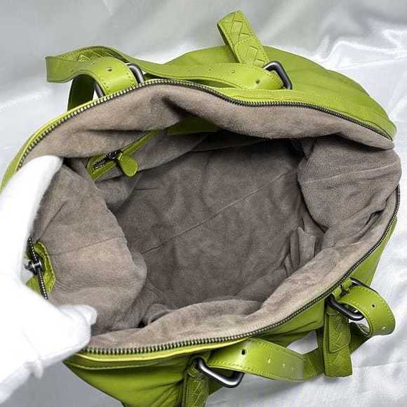 Bottega Veneta Luxury Elegant Large Leather Boston Bag Green - Picture 9 of 10